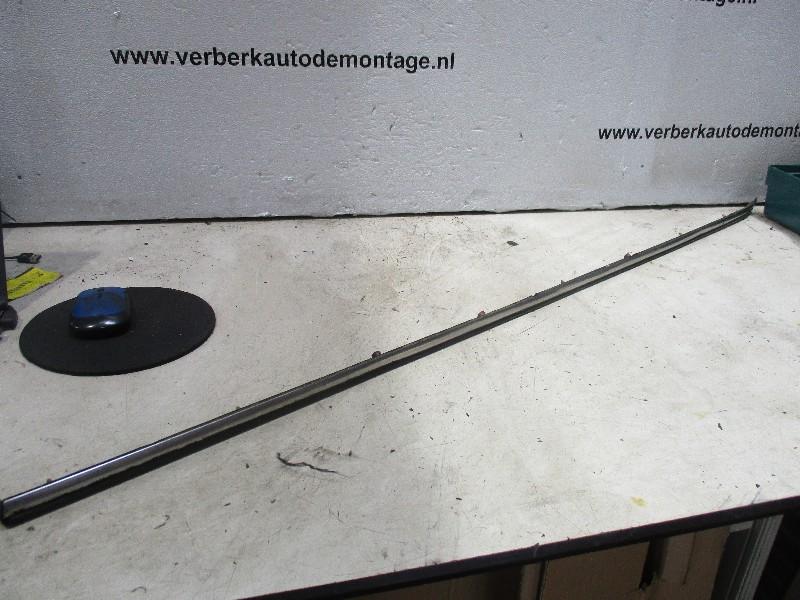 SIERLIJST SPATBORD LINKS ACHTER Mercedes-Benz / 8 (W115), Gebruikt, Achter, Mercedes-Benz