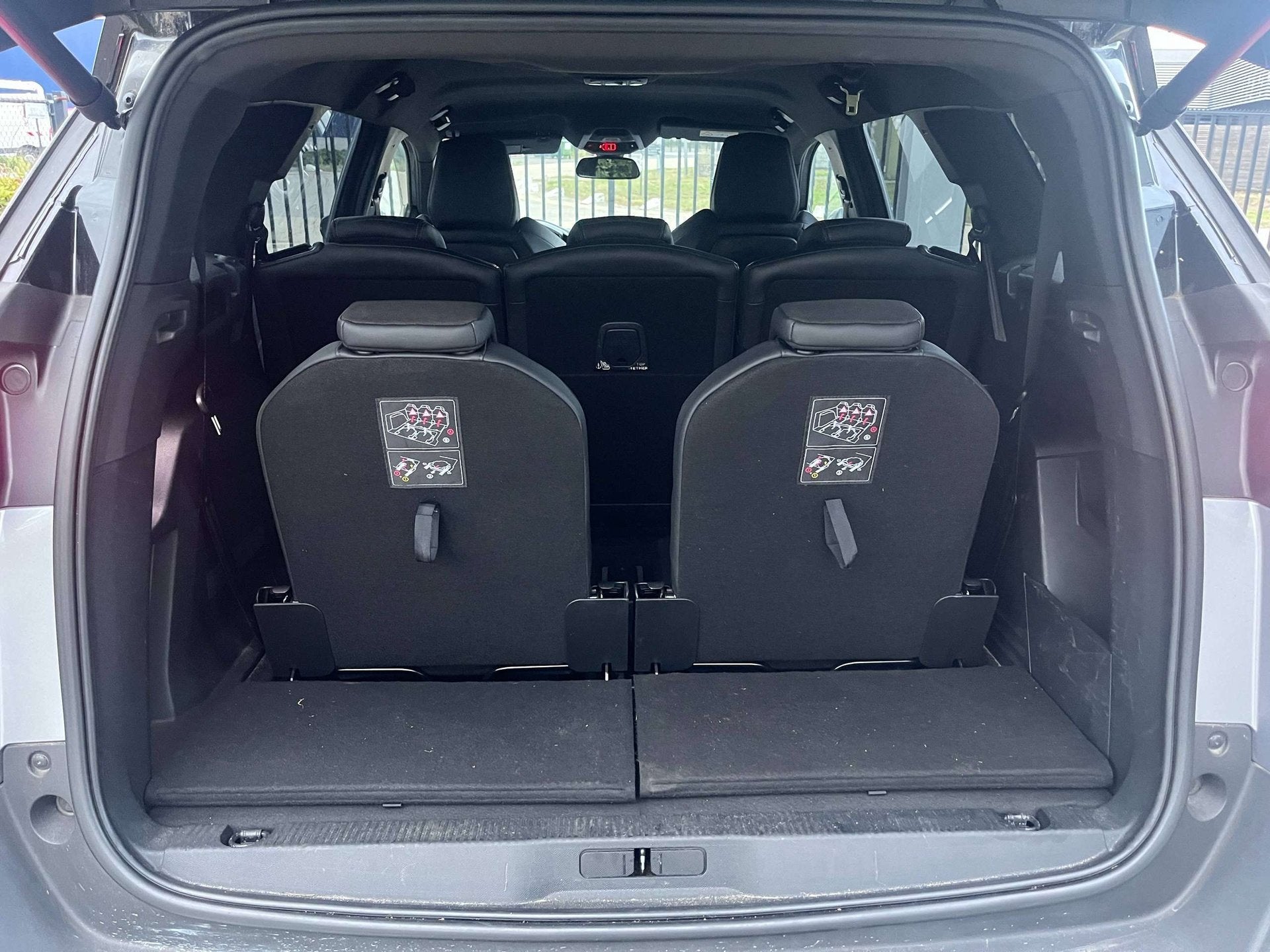 Peugeot 5008 1.6 GT 180pk 7-zit/Trekhaak/LED/Massage/Leder/K, Auto's, Automaat, Dealer onderhouden, Gebruikt, 4 cilinders