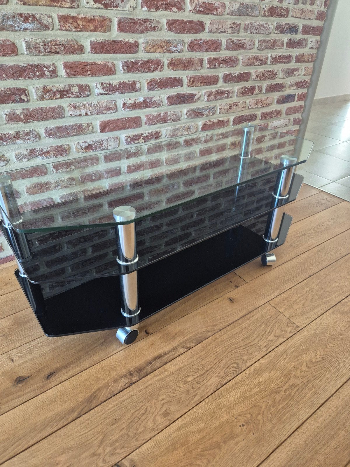Meuble TV élégant en verre chromé — Design moderne, Maison & Meubles, 25 à 50 cm, Moins de 100 cm, Verre, Enlèvement