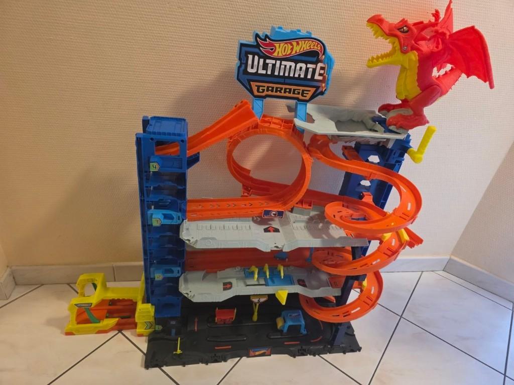 Hot Wheels Ultimate Garage – avec dragon – Très bon état, Enlèvement ou Envoi, Comme neuf, Garçon ou Fille
