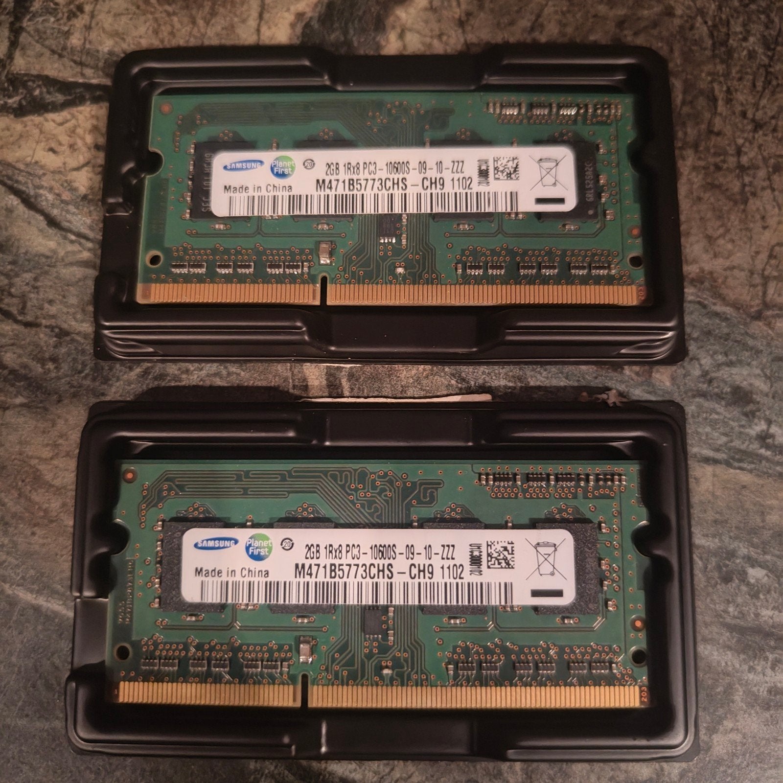 2x 2GB Samsung DDR3/PC3 10600 laptop geheugen, Informatique & Logiciels, Enlèvement, DDR3, Laptop