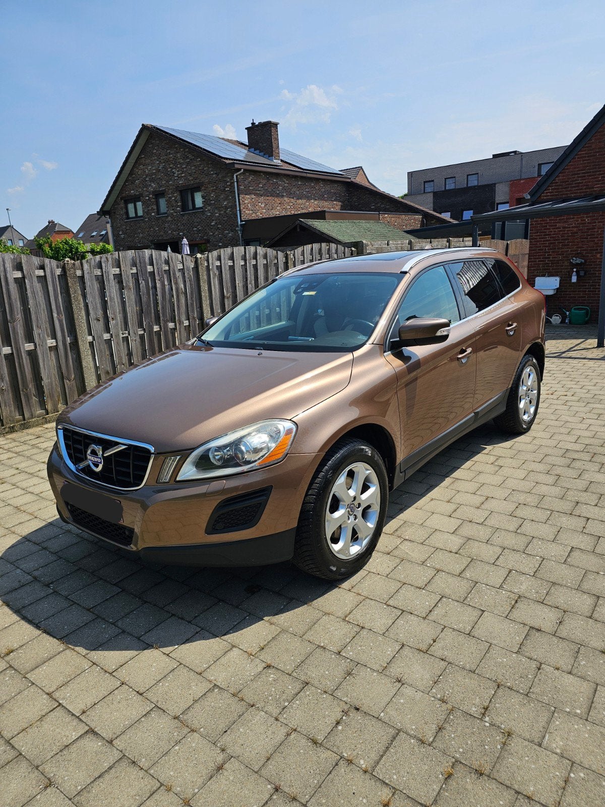 Volvo XC60 R Line- 2011-2.0 Diesel 5 cilinders-Full Packet, Automaat, Euro 5, Bruin, Leder