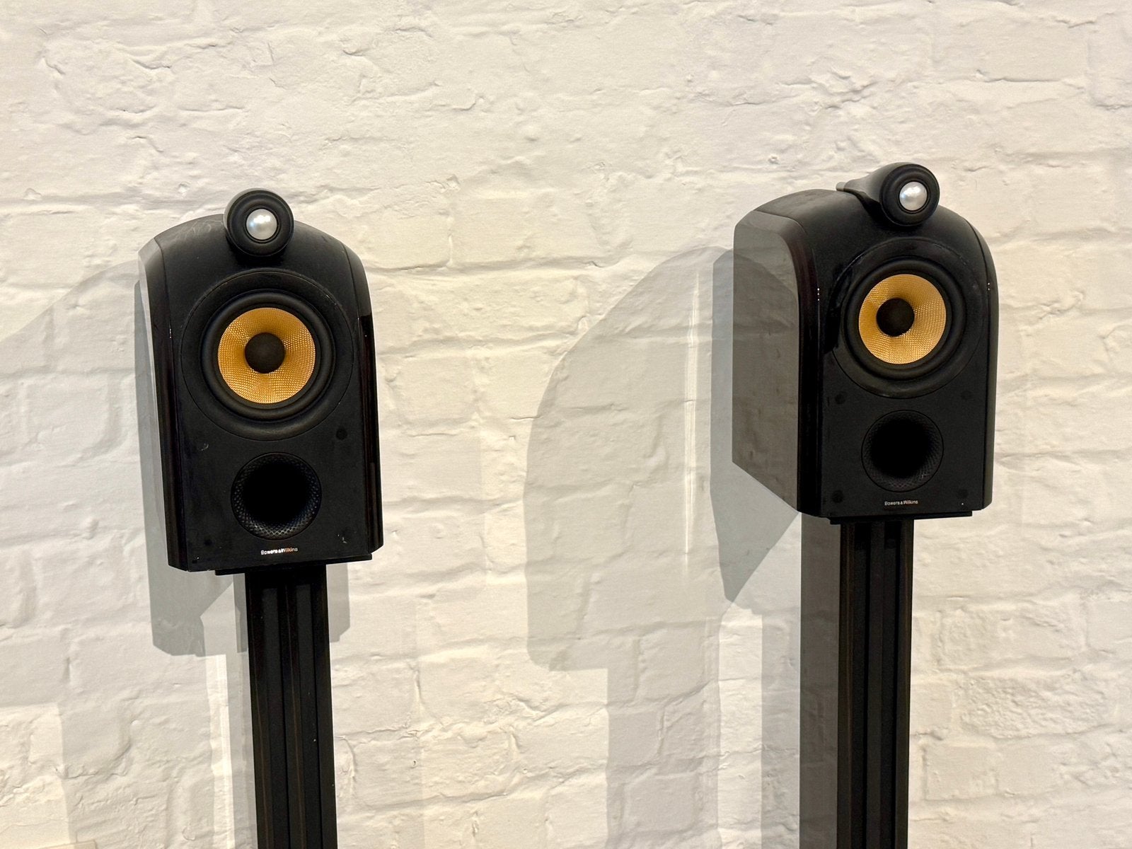 Bowers & Wilkins PM1 + pieds dédiés FS‑PM1, TV, Hi-fi & Vidéo, Enlèvement, Comme neuf