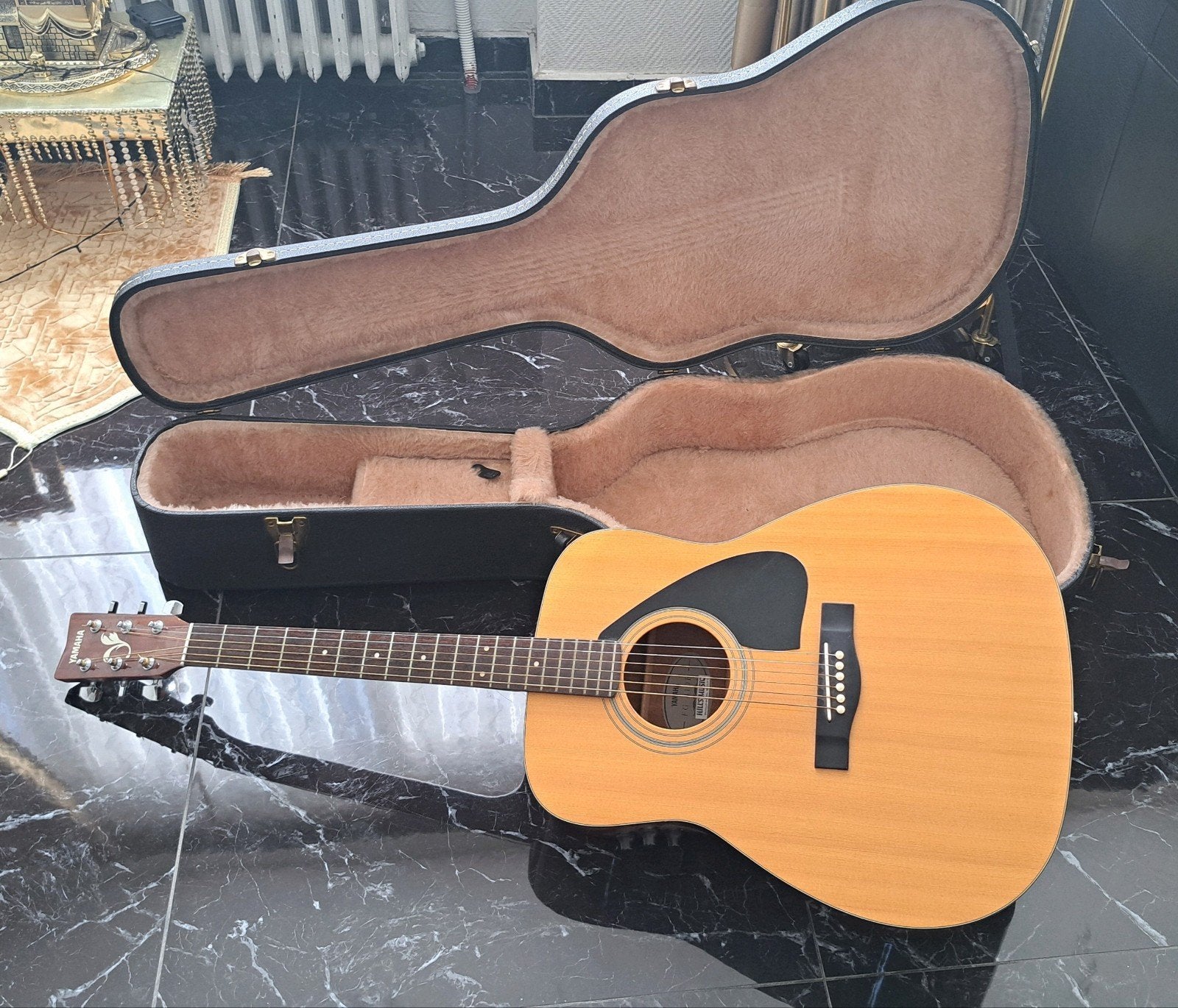 yamaha modèle FG-410E guitare vintage avec son étui comme 9, Enlèvement, Comme neuf