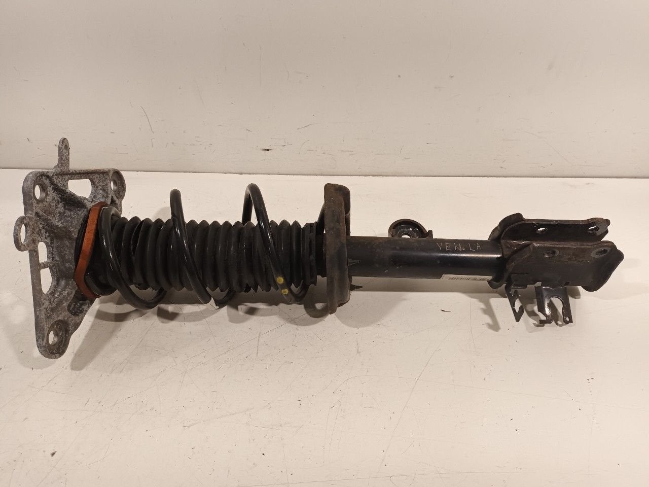 Veerpoot links achter Fiat 500X, Onderdelen@venauto.nl, Van der Ven Autorecycling B.V., Ettenseweg 76, 4706 PB Roosendaal, The Netherlands
