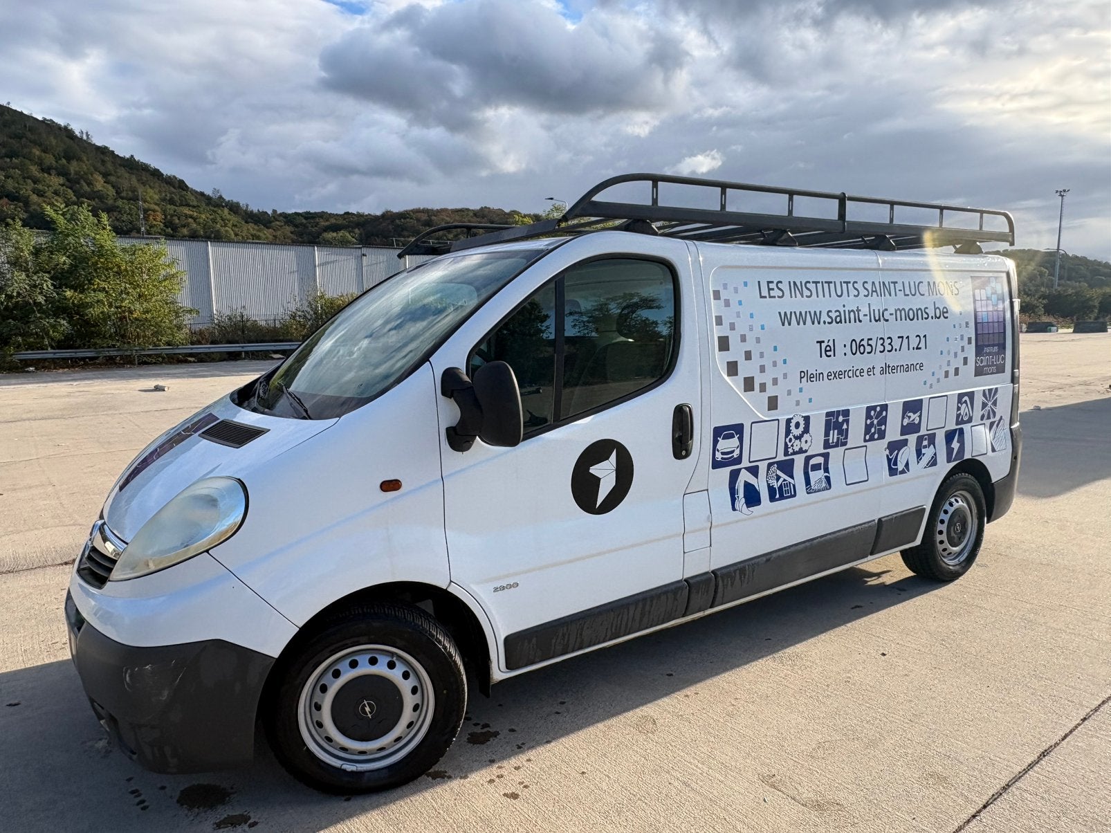 Opel vivaro annee 2009 km180.000, Autos, Entreprise, Achat, Opel
