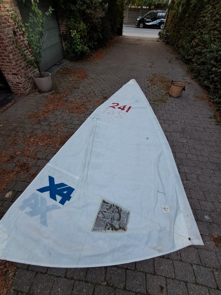 X4 zeil (redelijke staat), Watersport en Boten, Ophalen, Gebruikt, 3 tot 6 meter, Minder dan 15 m²