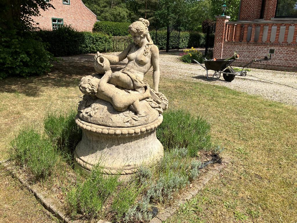 Groot tuinbeeld 140-150 cm, Tuin en Terras, Ophalen, Zo goed als nieuw, Beton, Overige typen