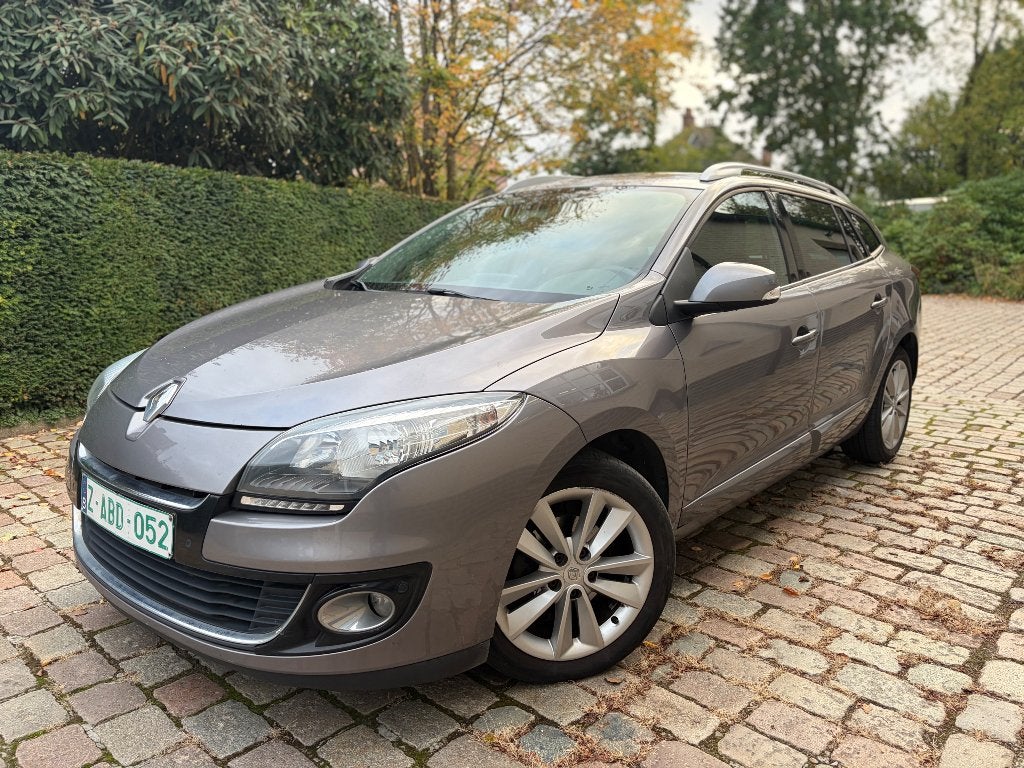 Renault Mégane 1.5 Dci de 2013 2380000 km très bon état, Auto's, Particulier, Zilver of Grijs, Te koop, Mégane