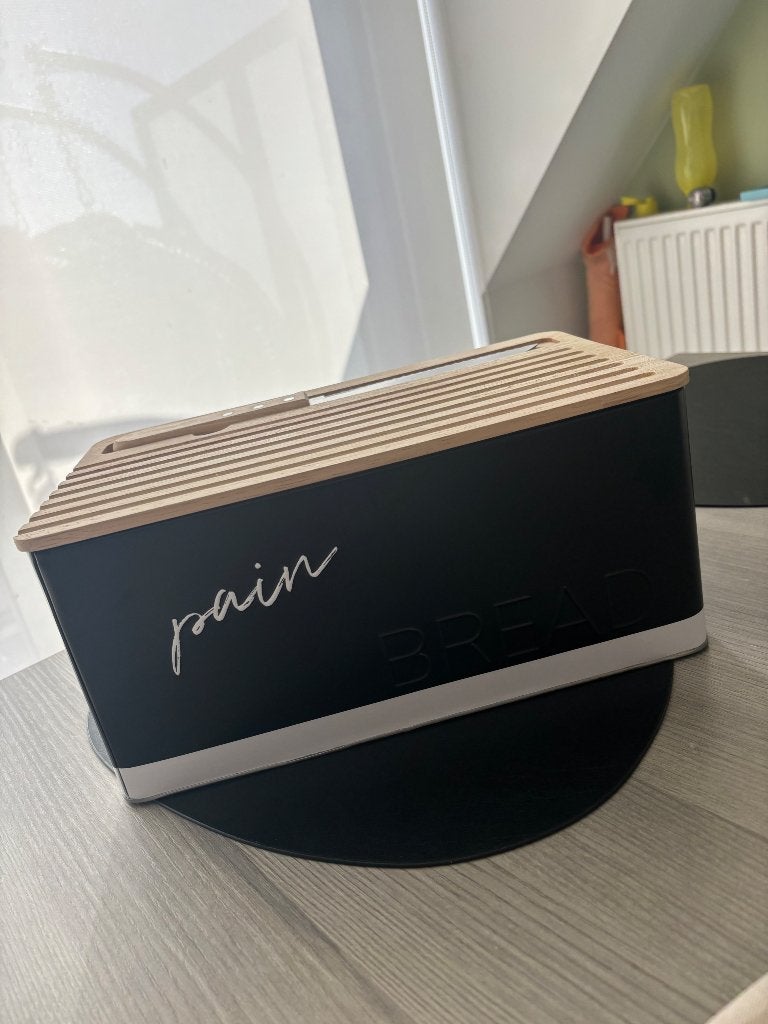 Broodtrommel met broodmes, Huis en Inrichting, Ophalen, Hout, Zo goed als nieuw, Zwart