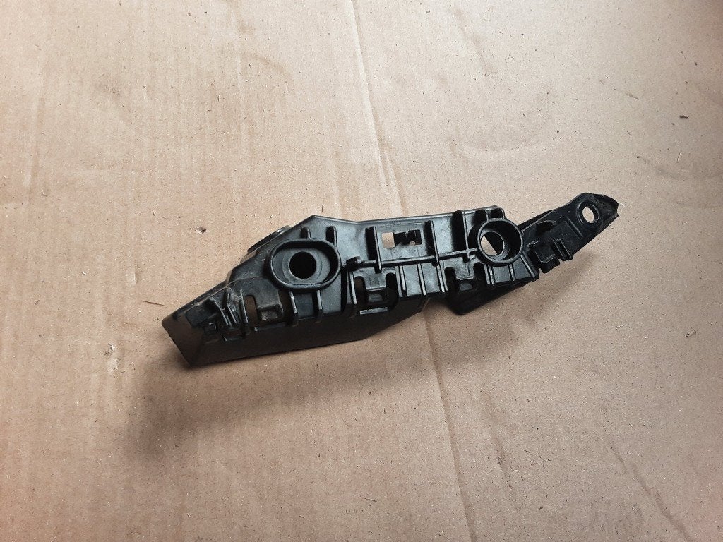 SUPPORT PARE-CHOCS AVANT GAUCHE Golf VII (AUA) (5G0807049B), Volkswagen, Mevr. I. Hauben, Utilisé, Rue de l'Espoir 34 34
4030  GRIVEGNÉE, BE