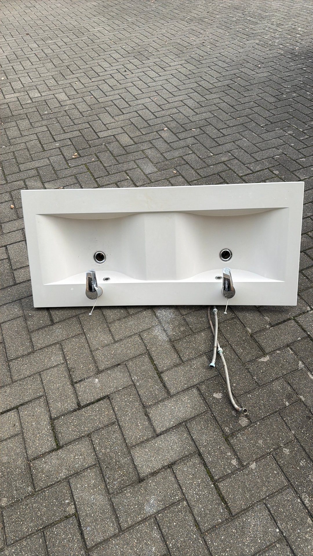 Dubbele wastafel / wastafelblad inclusief 2 kranen – Wit, Enlèvement, Comme neuf