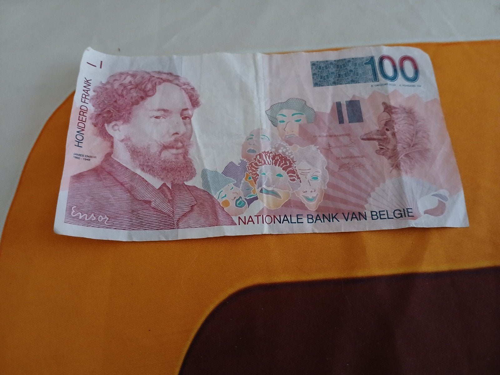 billet de 100 franc, Enlèvement