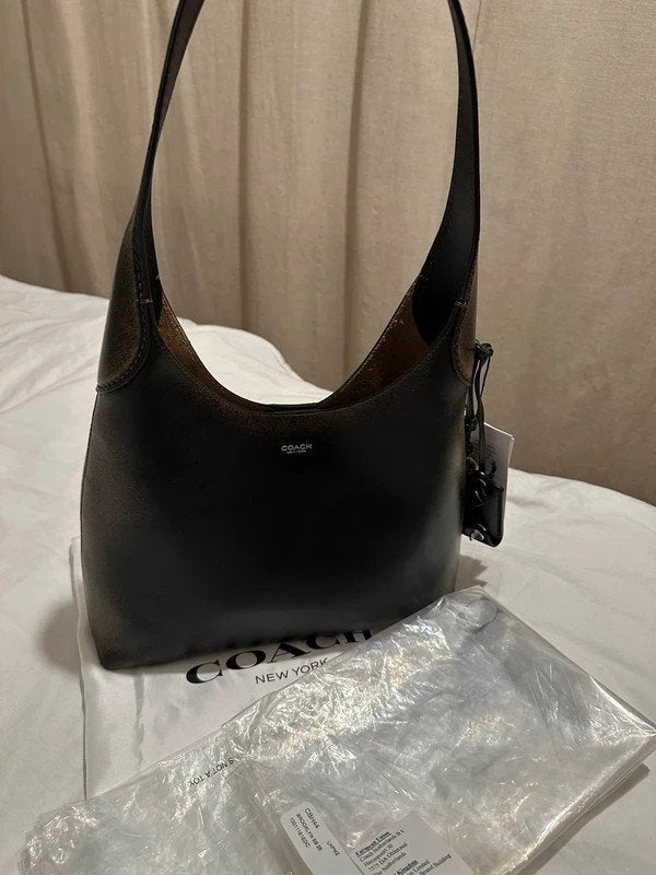 Sac à main Coach Brooklyn 28

- Non utilisé
- Taille 28
- Ap, Enlèvement ou Envoi, Sac à main