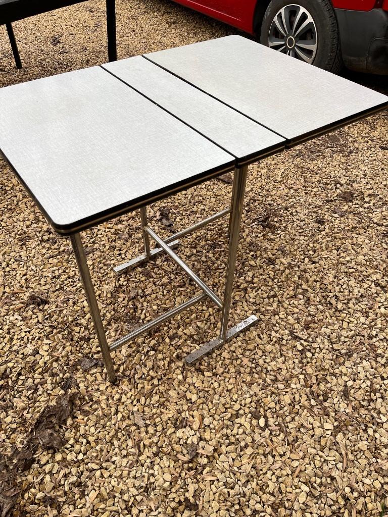 table pliante, Maison & Meubles, 55 à 75 cm, Enlèvement, Utilisé, 60 cm ou plus