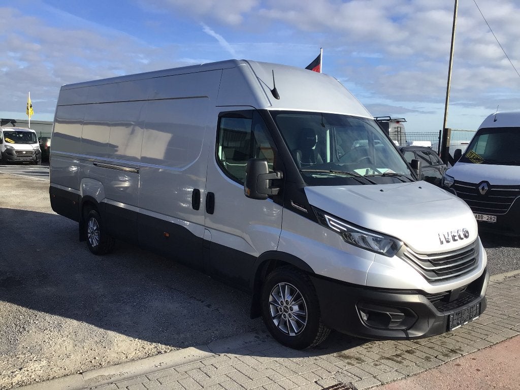 iveco daily l4h2 30hdi 180pk automaat 2023  34950e ex, Autos, Argent ou Gris, Achat, Ordinateur de bord, Euro 6