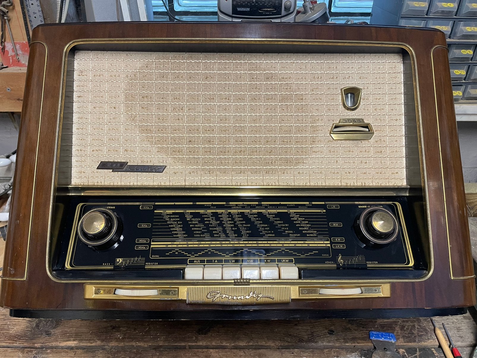 Vintage radio Grundig 3D klank 3045, Ophalen, Gebruikt, Radio