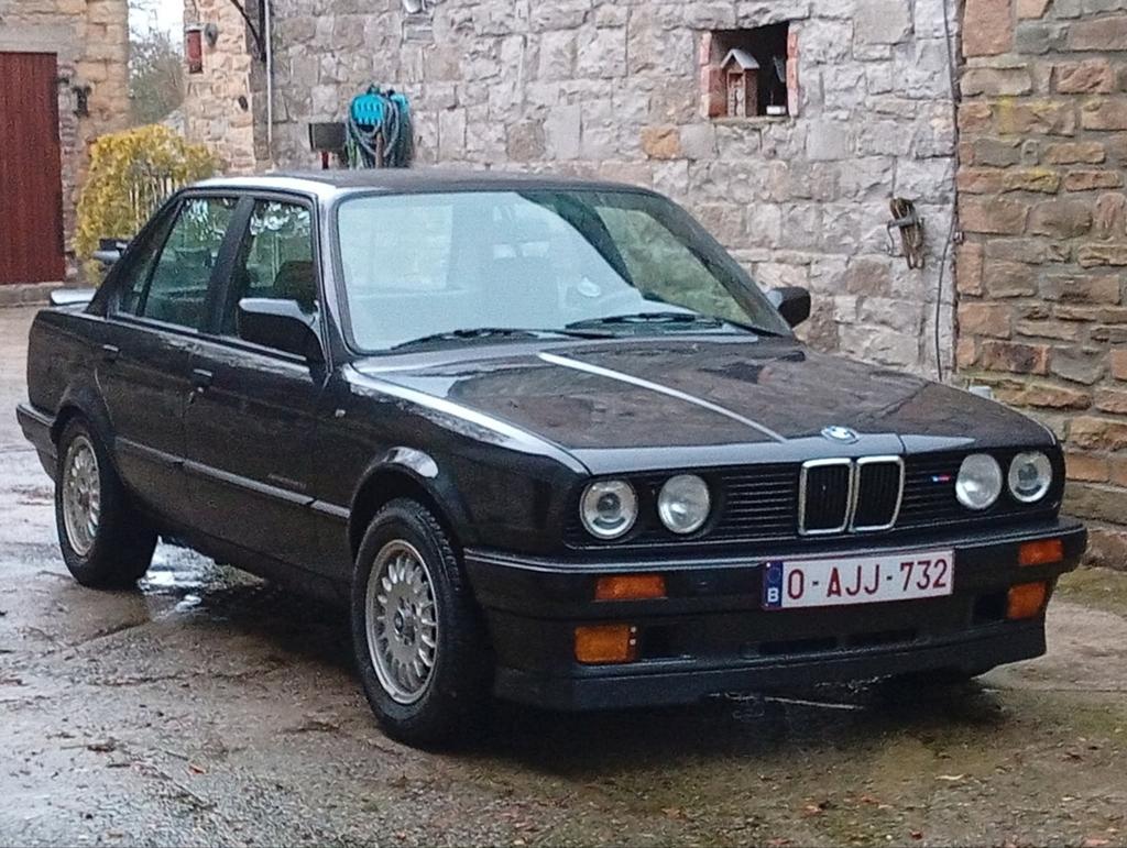 Bmw E30 de 1989 ancêtre 316 i berline