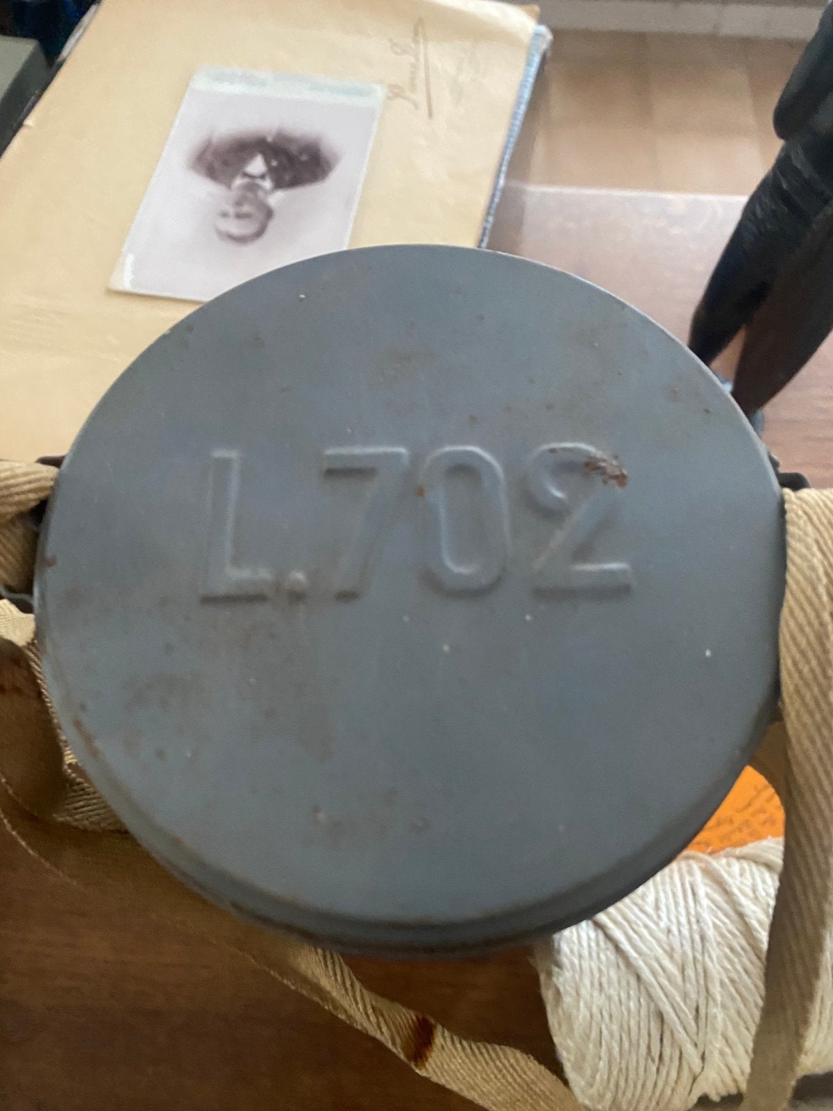 Militaria gasmasker 2 de WO, Ophalen