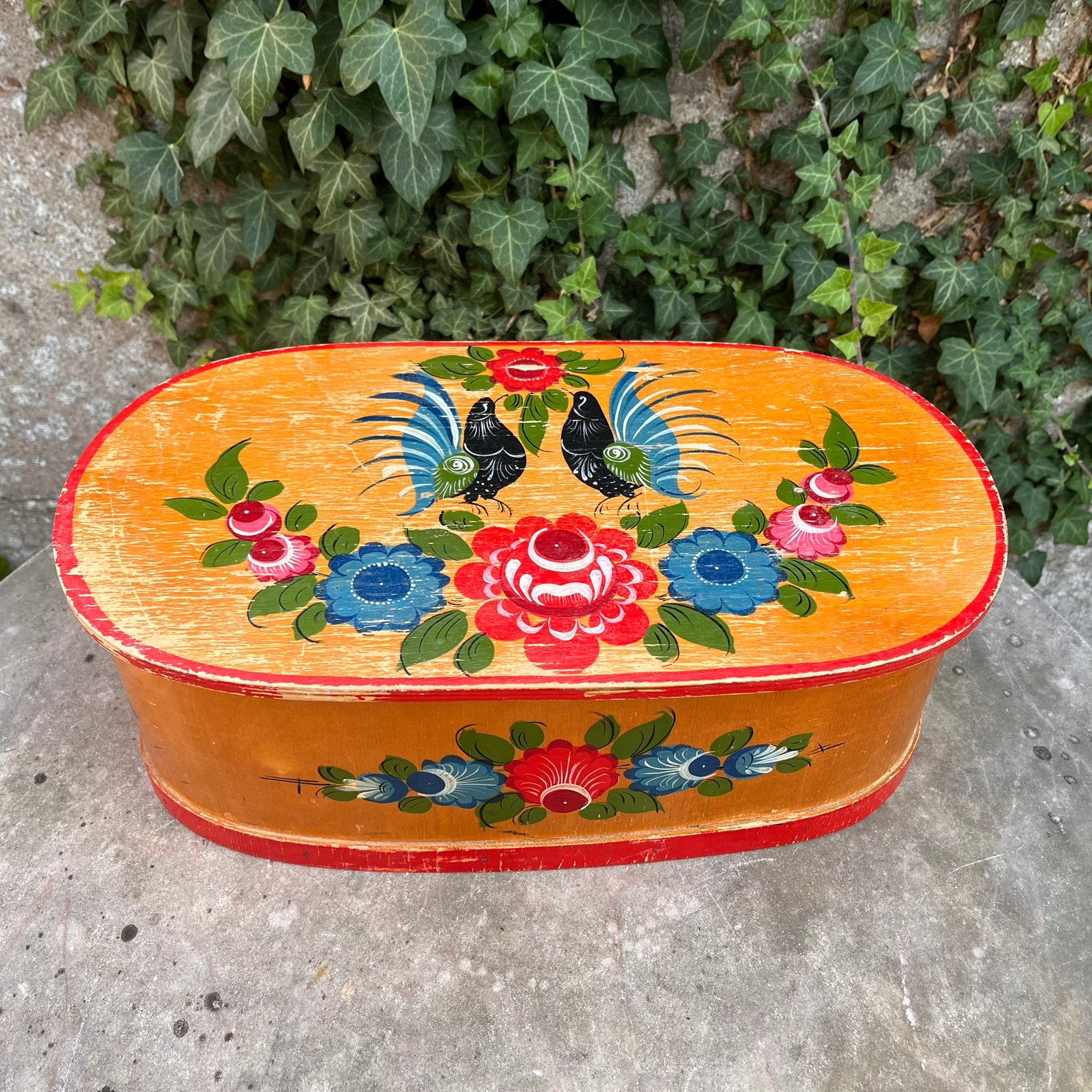 Grote vintage ovalen Russische doos - Gorodets decoratie, Huis en Inrichting, Woonaccessoires | Kisten, Minder dan 50 cm, Gebruikt