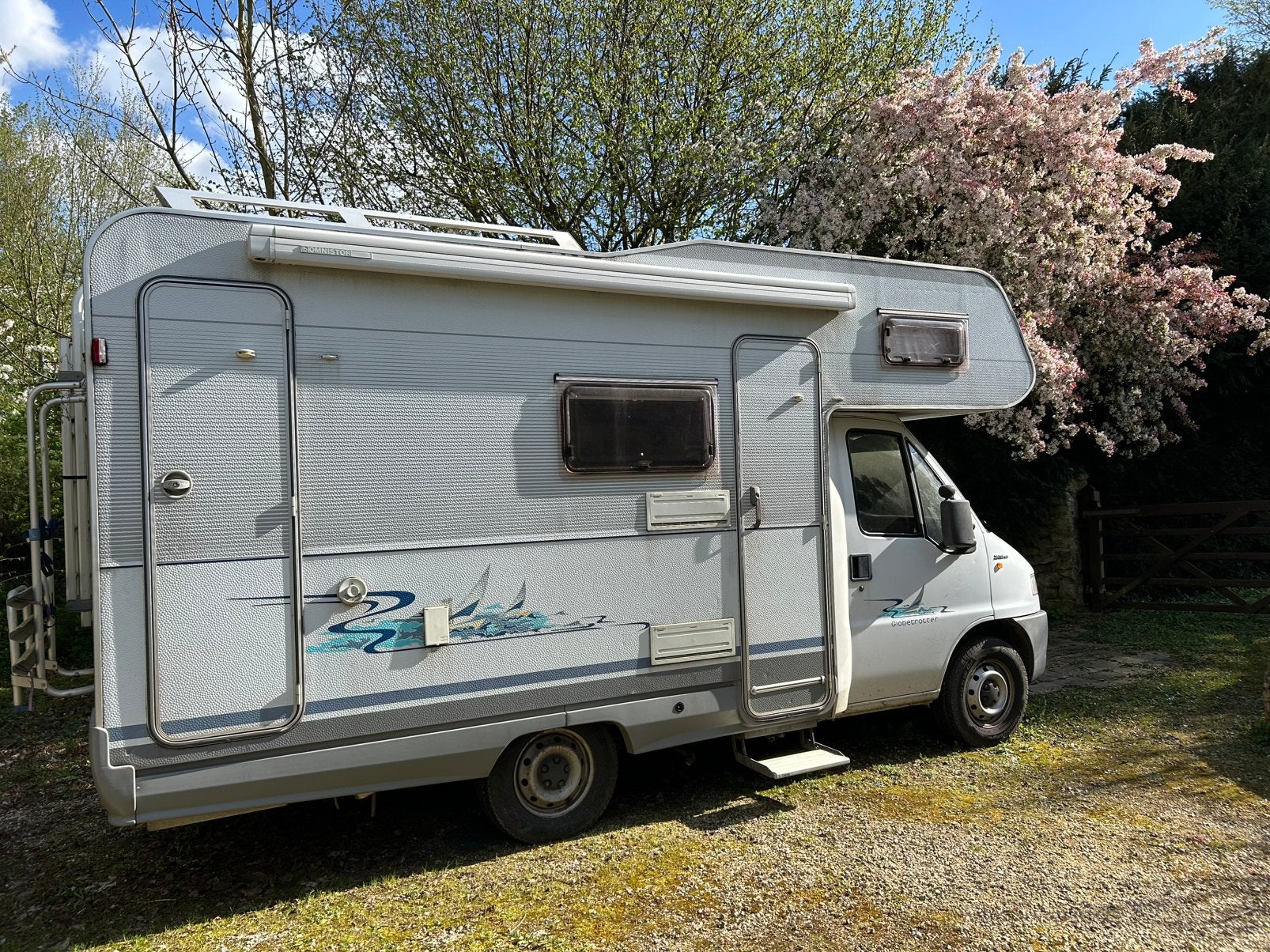 Mobilhome; Fiat Ducato Dethleffs Globetrotter, Alkoof, Ringverwarming, Fiat, Fietsendrager