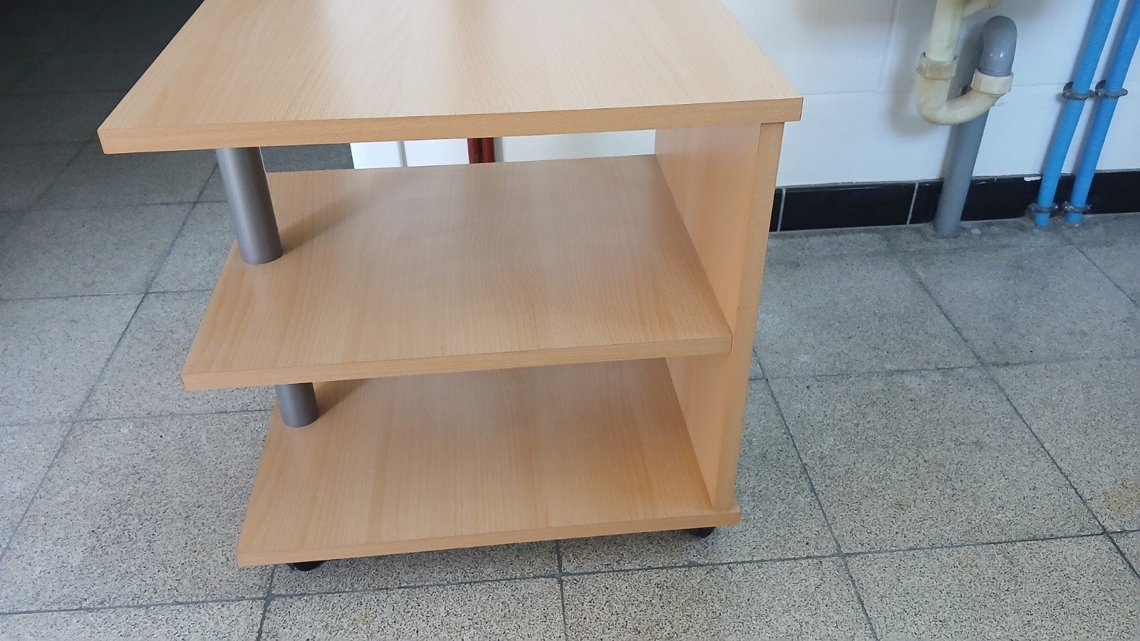 Armoire pratique sur roulettes, Enlèvement