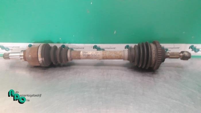 Aandrijfas links-voor van een Peugeot 206, Auto-onderdelen, Remmen en Aandrijving, Peugeot, Gebruikt, 3 maanden garantie, Ophalen of Verzenden