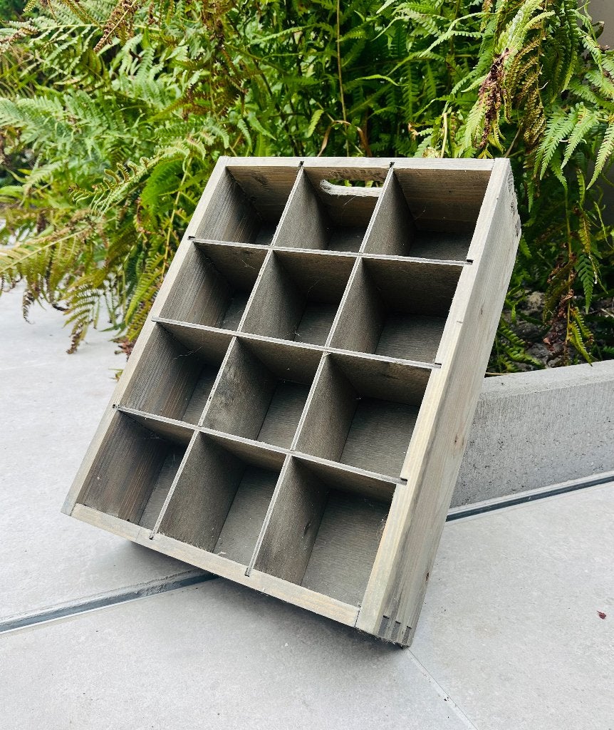 Houten kratje met vakjes, Ophalen, Gebruikt, Hout