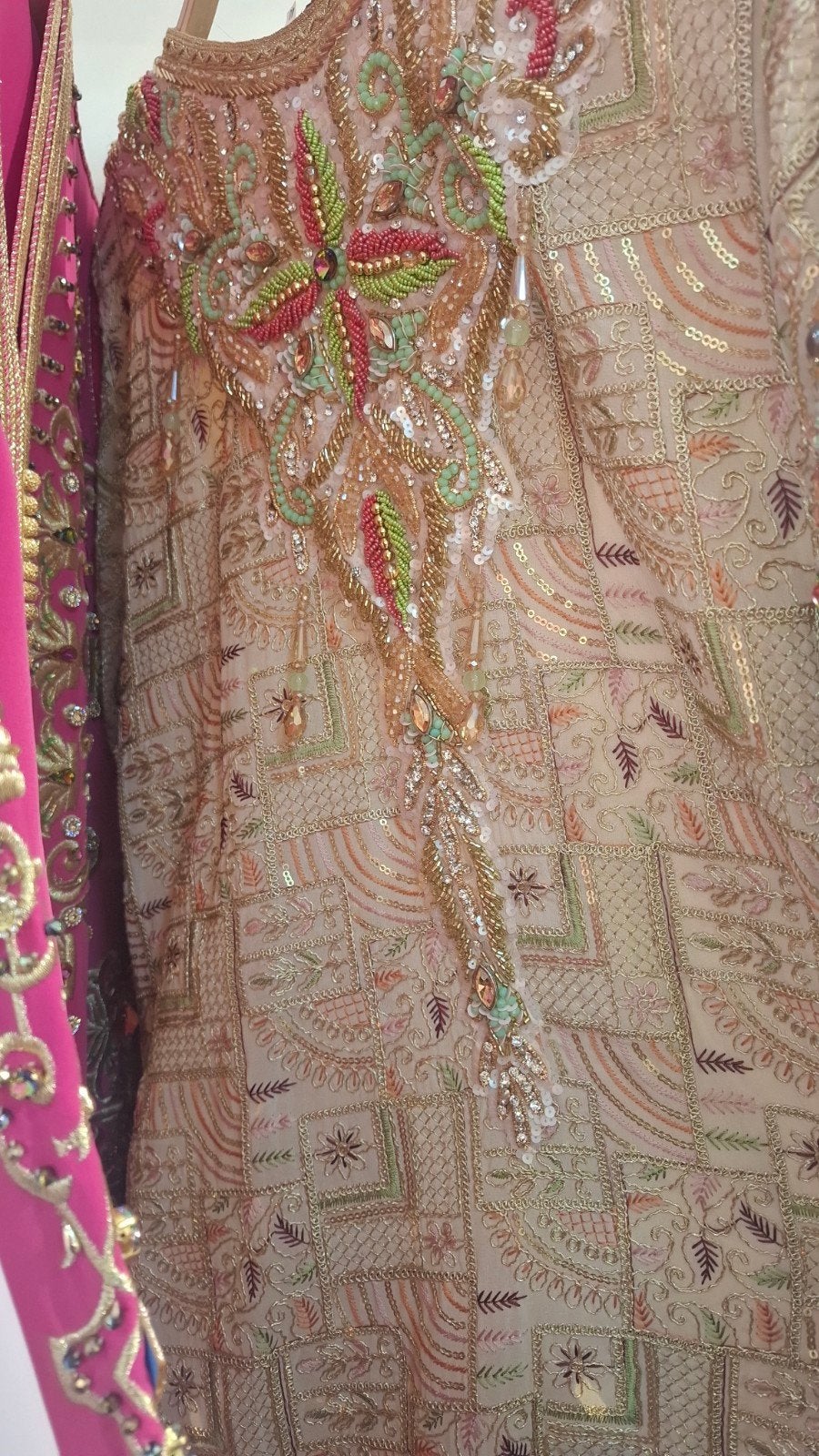 caftan oriental, Enlèvement