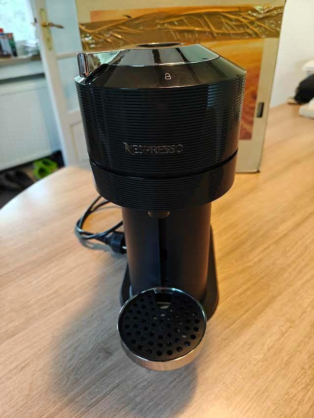 NESPRESSO - VERTUO NEXT NOIRE, Espresso apparaat, Ophalen of Verzenden, Zo goed als nieuw, 1 kopje