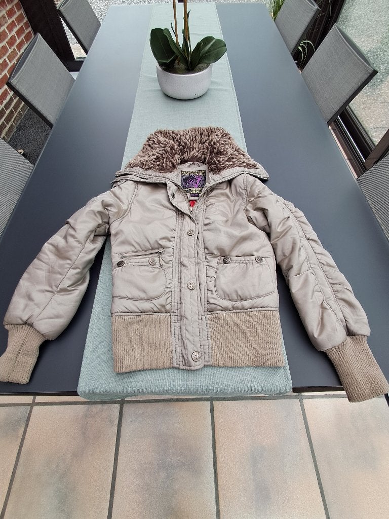 Te koop : mooie warme meisjesjas met pels, Ophalen of Verzenden, Zo goed als nieuw, Meisje, Jas