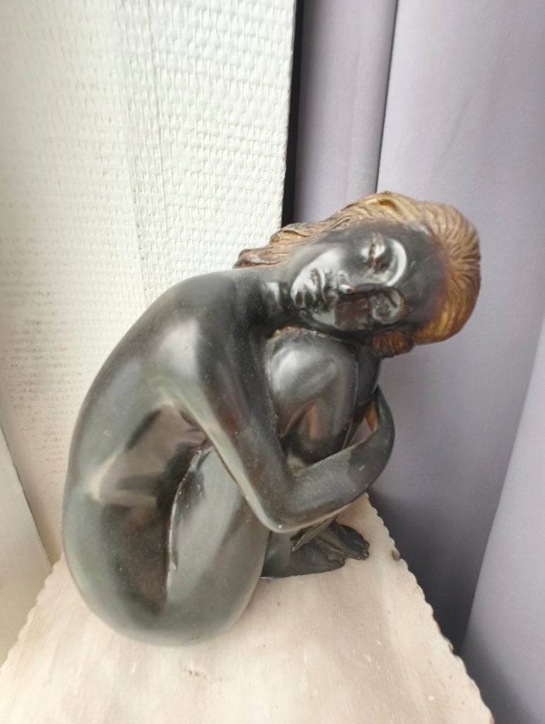 Belle statue en bronze « Wendy nue assise » — 22 cm/3 kg, Enlèvement, Bronze