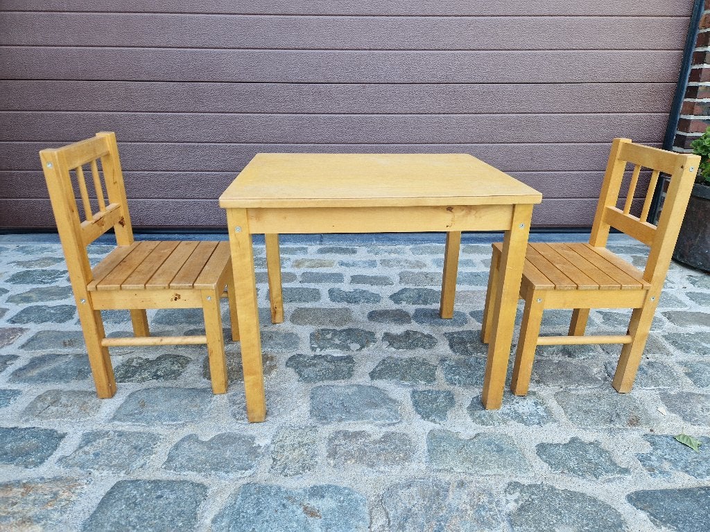 Kindertafeltje met 2 stoeltjes, Kinderen en Baby's, Ophalen, Gebruikt
