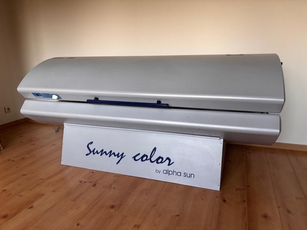 Zonnebank met gezichtsbruiner en ventilator, Electroménager, Solarium, Banc solaire & Bronzage facial, Enlèvement, Comme neuf