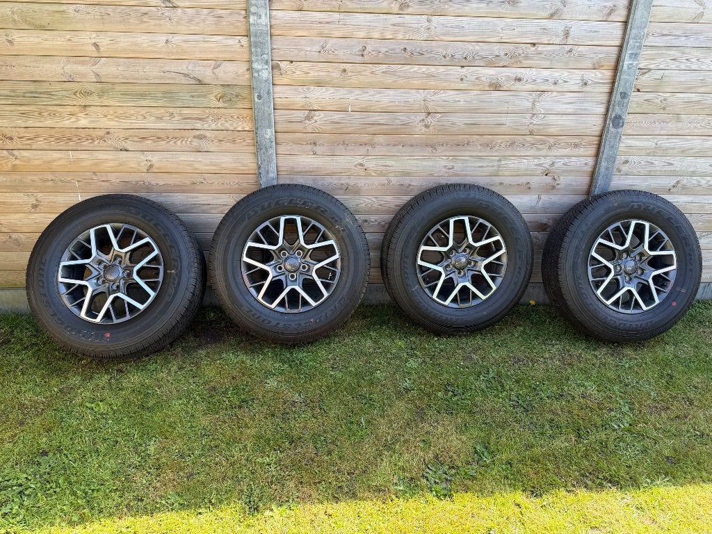 Jeep Wrangler velgen met banden in NIEUWSTAAT!!, Auto-onderdelen, 18 inch, 255 mm, Banden en Velgen, Nieuw