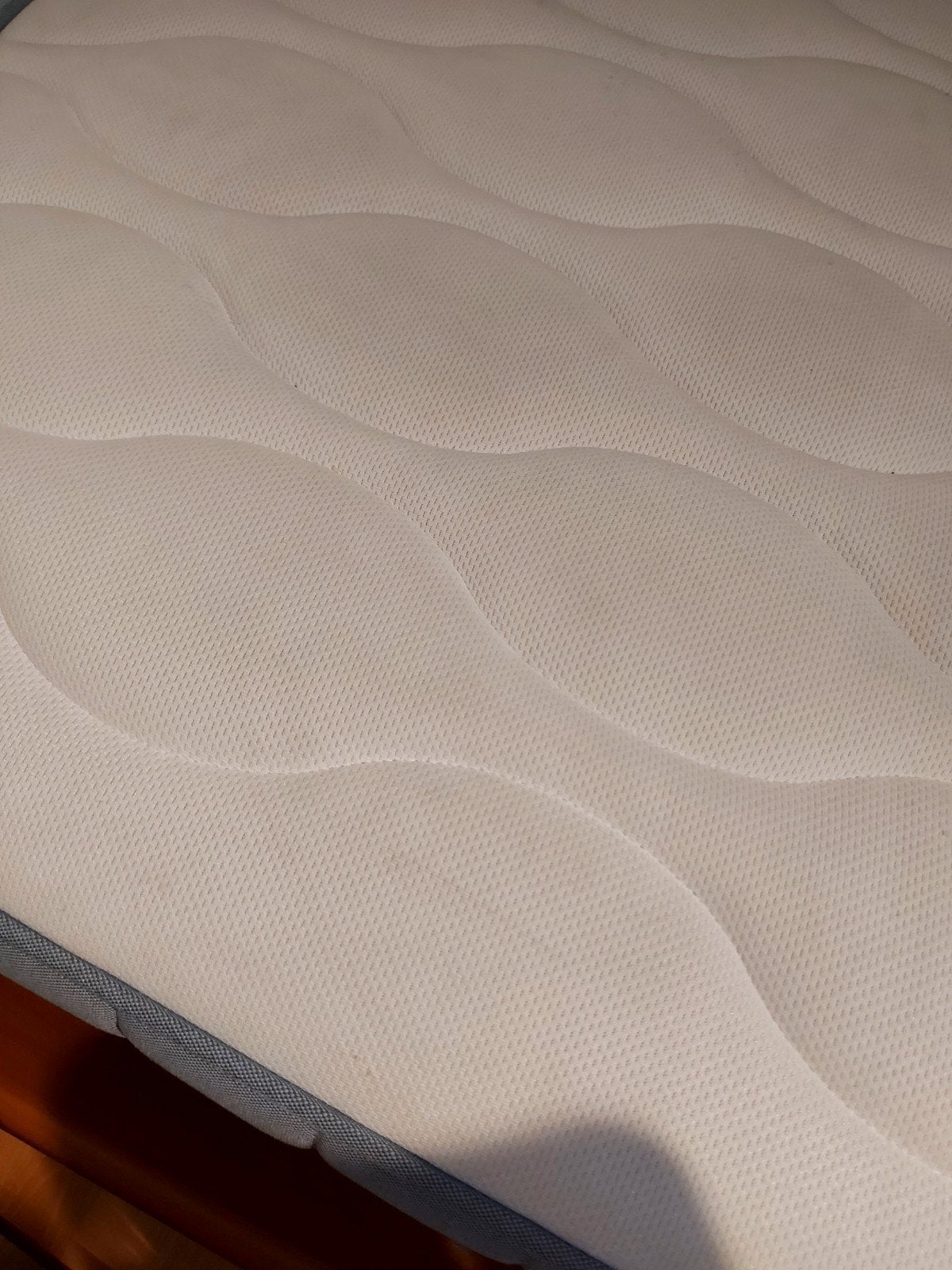 gloednieuwe matras, niet op geslapen maar kleurbeschadiging, Neuf, Matelas, Enlèvement, 180 cm