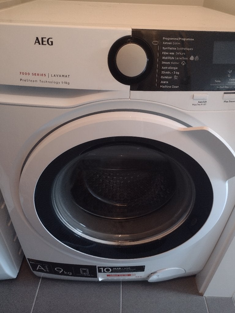 AEG 7000 Series ProSteam Wasmachine - 9 kg - A+++, Ophalen, 1200 tot 1600 toeren, Gebruikt, 8 tot 10 kg
