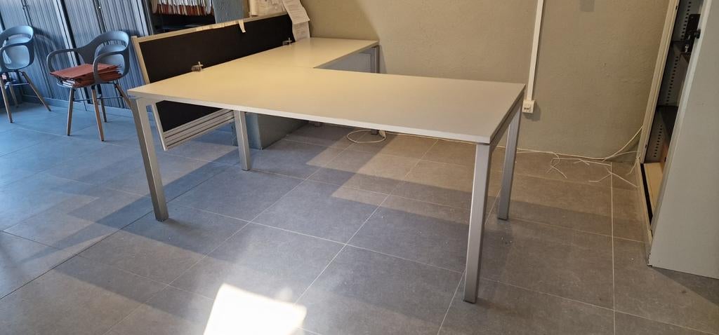 Ensemble de 2 bureaux professionnels, Enlèvement