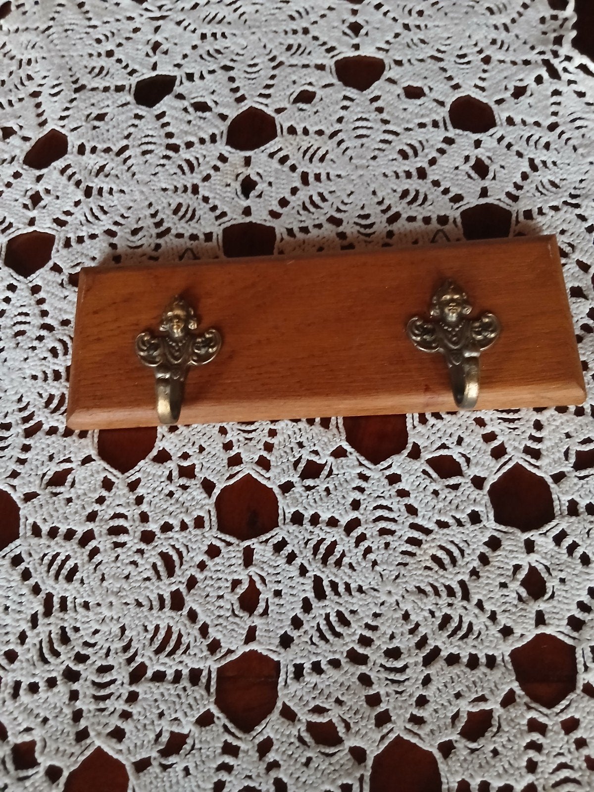 Vintage houten kapstok met 2 sierlijke haken, Ophalen of Verzenden