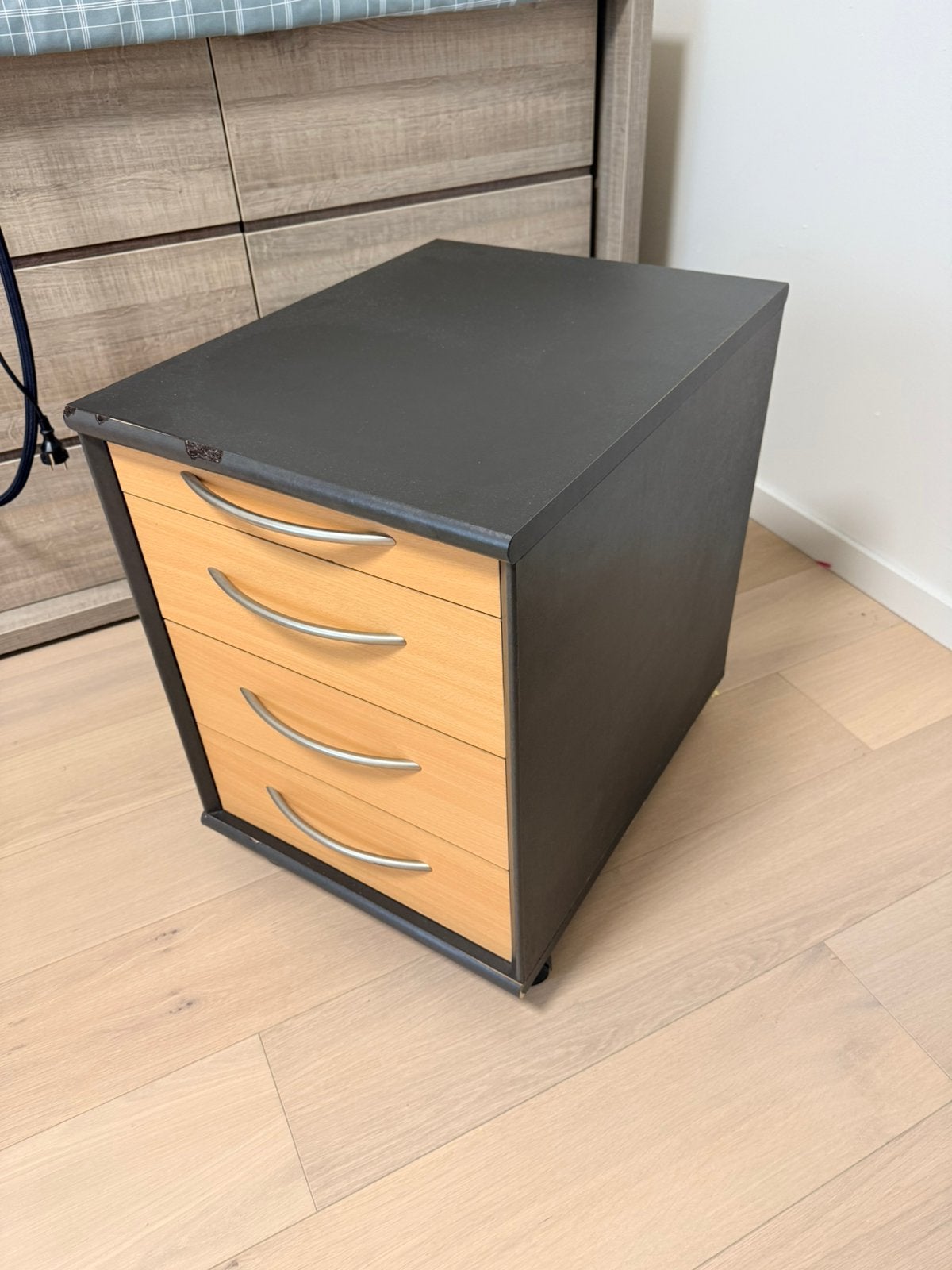 Kast gratis, Enlèvement, Comme neuf