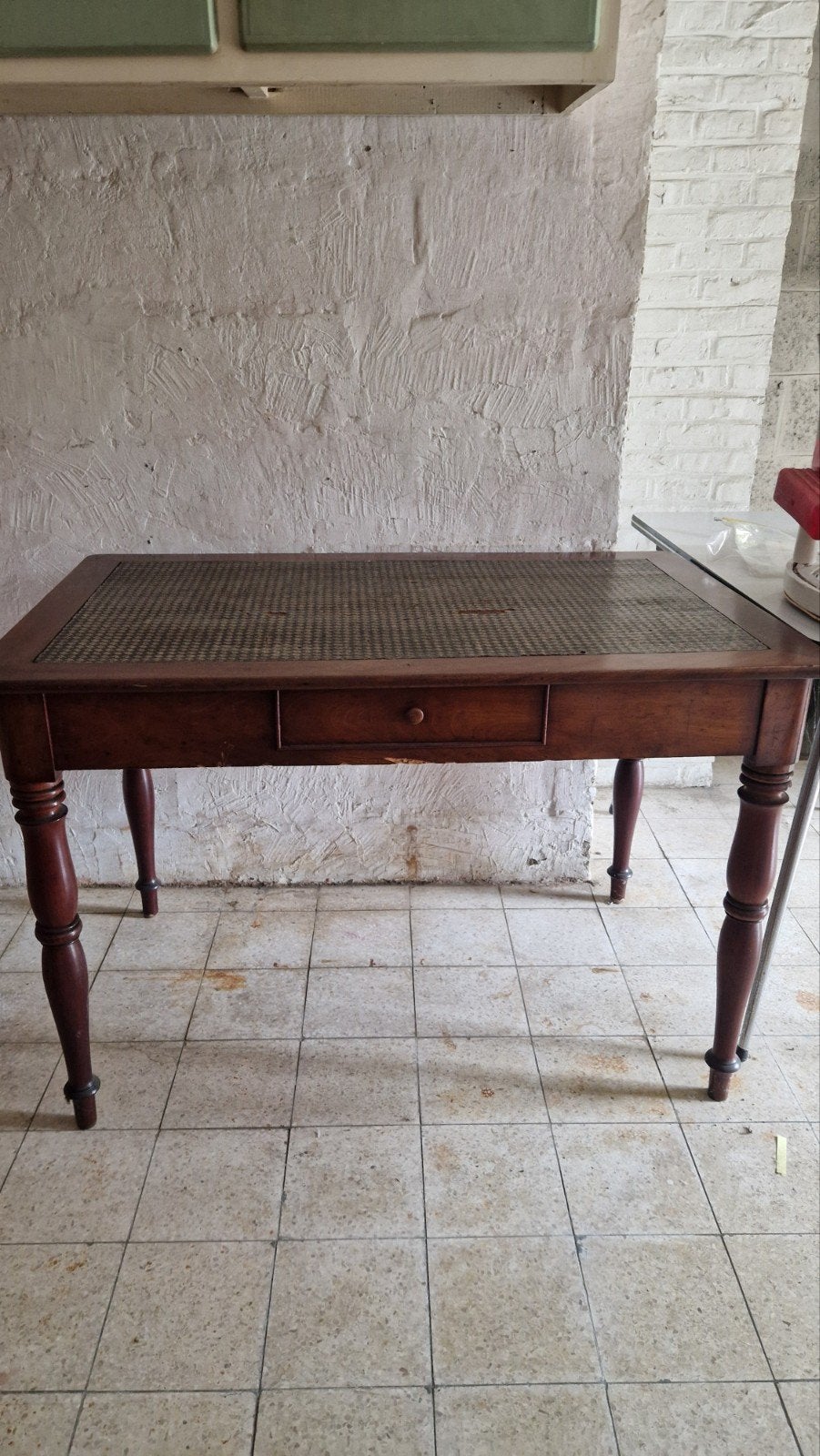 Bureau vintage / Table d'appoint en bois - Pieds tournés 1, Enlèvement