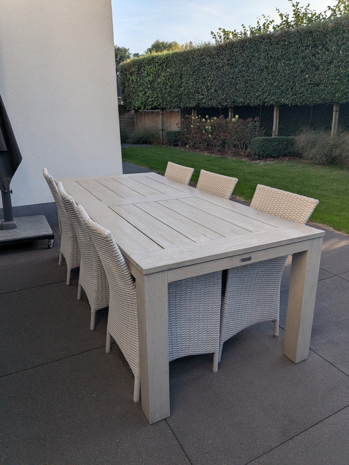 6 Tuinstoelen, Enlèvement