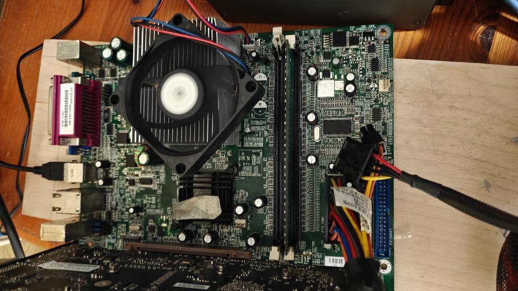 AMD Athlon XP set met 2400+, FIC moederbord, 512MB DDR1, Gebruikt, Socket A, Ophalen of Verzenden, DDR