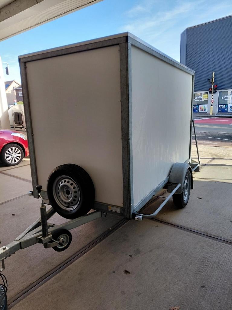 Gesloten aanhangwagen 750 kg te huur, Auto diversen, Ophalen, Gobanna Belux, Zo goed als nieuw, Mboulez@gobanna.com