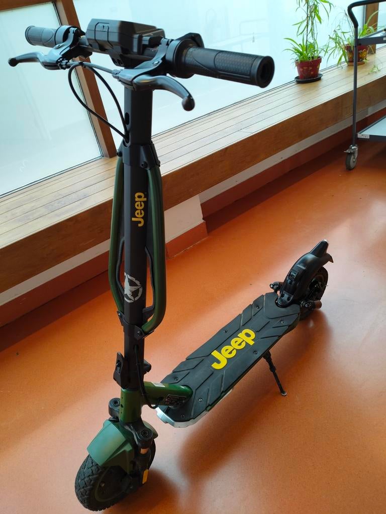 Elektrische step JEEP met (elektrische foutcode), Fietsen en Brommers, Ophalen, Gebruikt, Elektrische step (E-scooter), Jeep