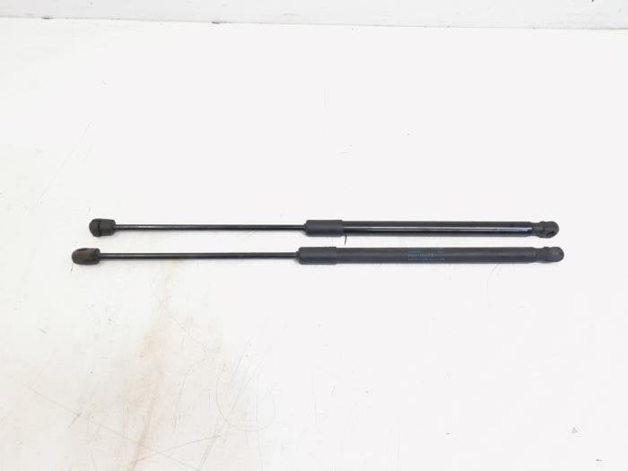 Kit amortisseur gaz hayon d'un Volkswagen Polo, Autos : Pièces & Accessoires, Carrosserie & Tôlerie, Volkswagen, Utilisé, 3 mois de garantie