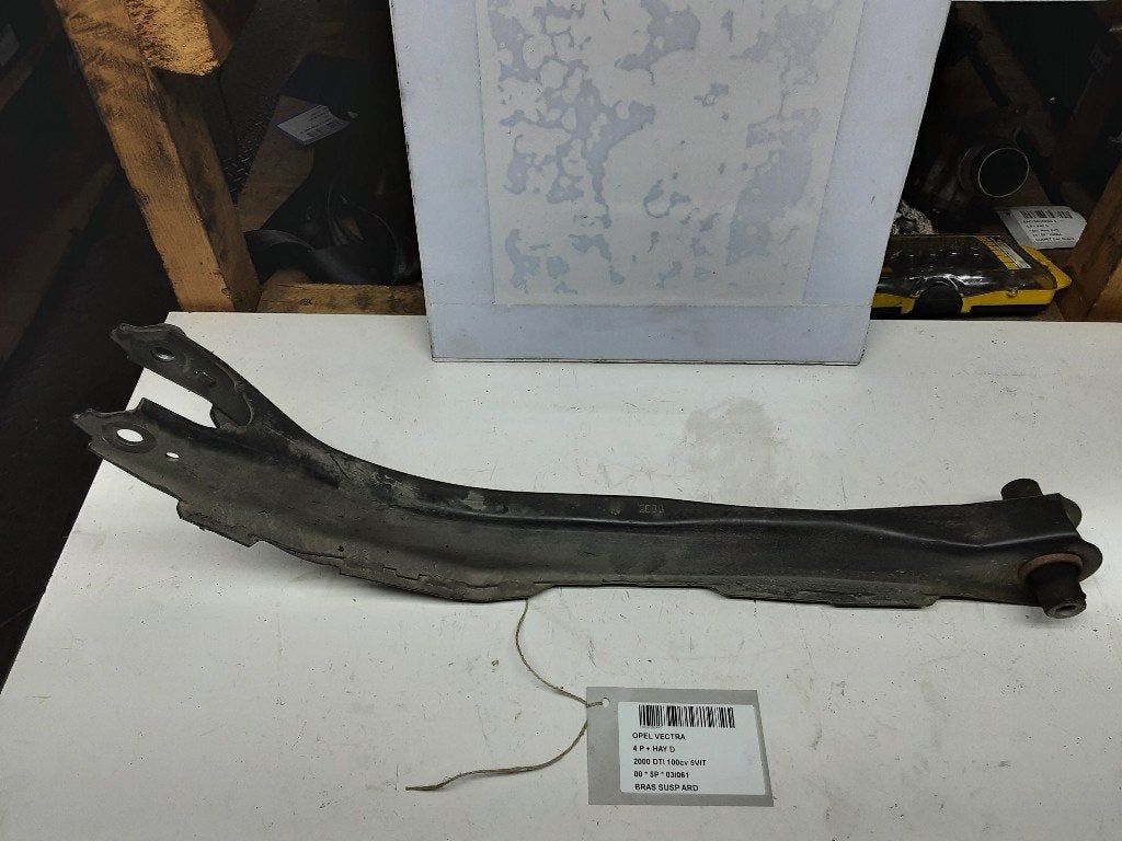 BRAS DE SUSPENSION ARRIÈRE DROIT Opel Vectra B (38), Opel, Opel Automobile GmbH, Utilisé, Kontakt-opel@opel.com