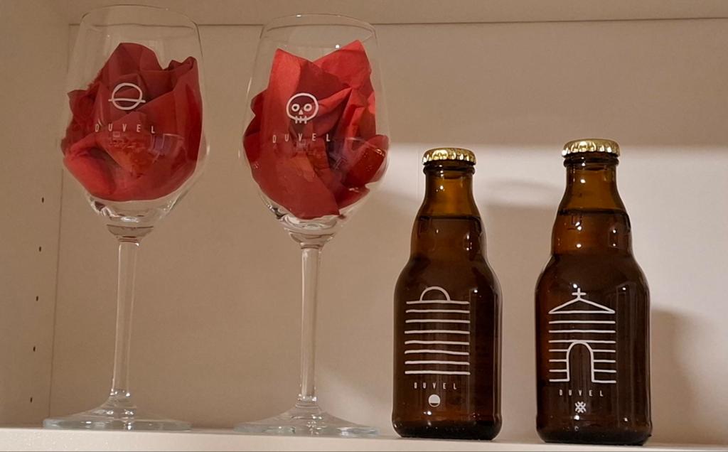 Duvel wijnglazen The Jane met bijhorende flesjes (ongeopend), Ophalen, Flesje(s), Duvel