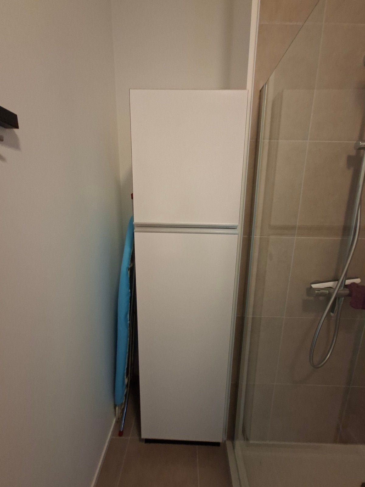 Armoire robuste en bois blanc à récupérer à Gand (50x200x53,, Enlèvement, Comme neuf