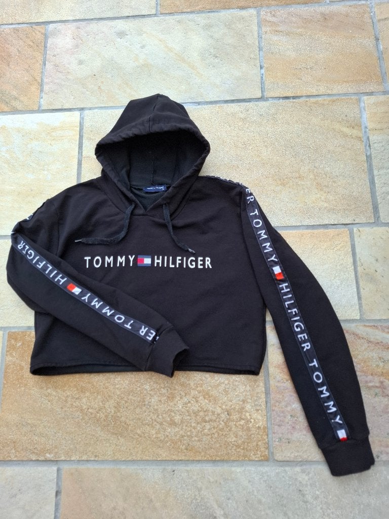Tommy Hilfiger top met capuchon - Taille S, Kleding | Dames, Topjes, Zwart, Ophalen of Verzenden, Zo goed als nieuw, Lange mouw